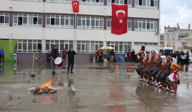 Kahta GAP Anadolu Lisesi’nde coşkulu Nevruz kutlaması