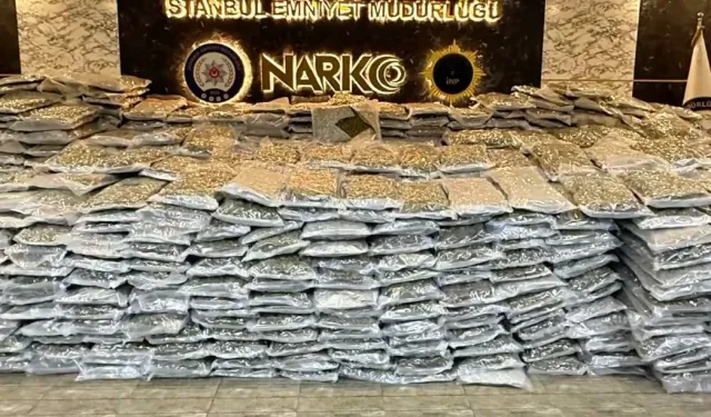 Başakşehir'de uyuşturucu çetesine darbe! 880 kg Skunk ile 7 zehir taciri tutuklandı!