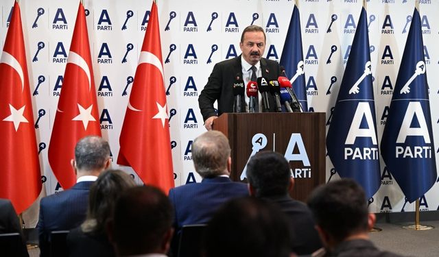 Ağıralioğlu: 'KKTC’yi bayrağıyla ağırlatacaksınız, Kurtlar Vadisi replikleriyle devlet yönetilmez' 