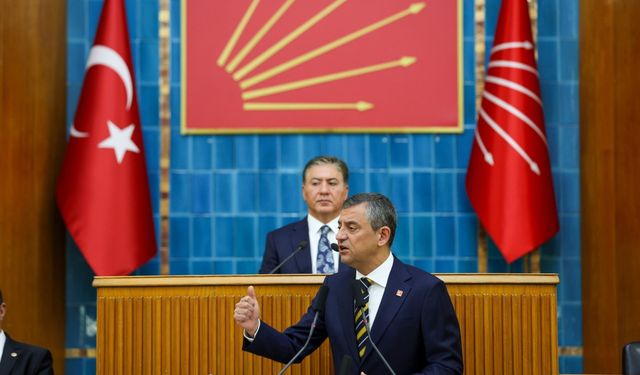 CHP Lideri Özel’den 'Normal Doğum' pankartına tepki: 'Kadınların yerine konuşmayı bırakın' 