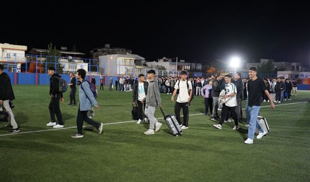 Depremzede gençler için umut ve dayanışma kampı: 500 kişilik kafile Mersin’e uğurlandı 