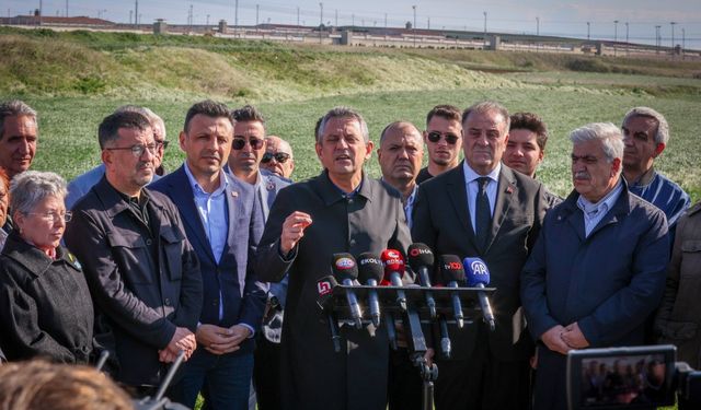 Özgür Özel: 'İmamoğlu’nun adaylıktan çekilmesi söz konusu değil, Türkiye’nin gelecek Cumhurbaşkanı İmamoğlu olacaktır' 