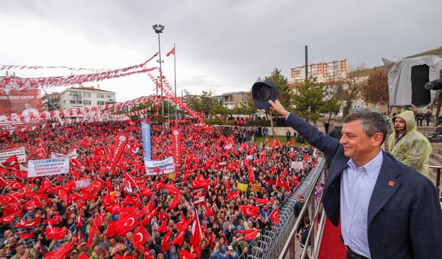 Özgür Özel Yozgat’ta konuştu: 'Bu bir cunta rejimidir, Beştepe karargahtır' 
