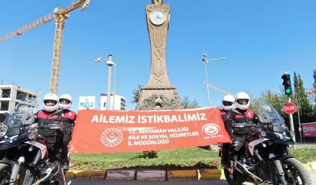 Polislerden anlamlı pankart 