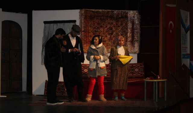 ‘Son Çırpınış’ tiyatro oyunu izleyicilerden tam not aldı