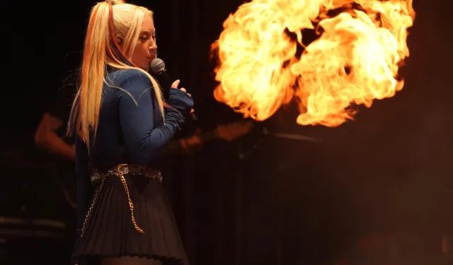 Ece Seçkin’den unutulmaz sahne şovu