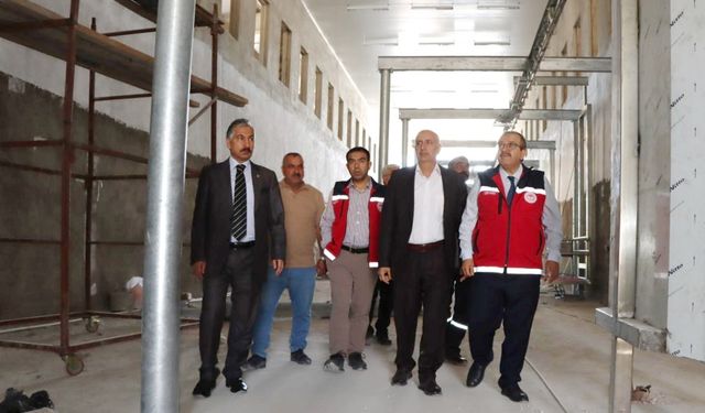 Akkan, Yapımı devam eden Hayvan Pazarı ve Mezbahane Tesisini inceledi
