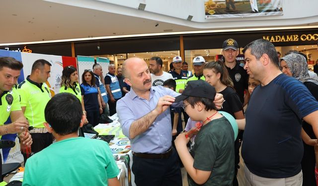 Vali Varol, trafik araçları ile uygulamalarda kullanılan ekipmanlar inceledi