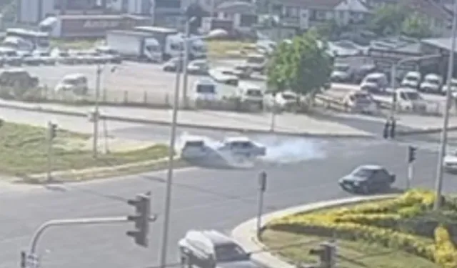Düzce'de ışıklı kavşakta kaza