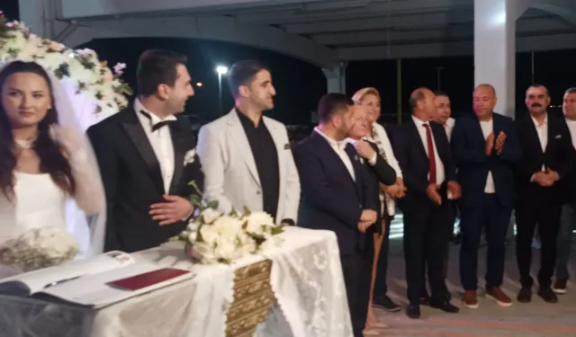 İpsala’da görkemli düğün: Siyasetin kalbi bu nikahta attı