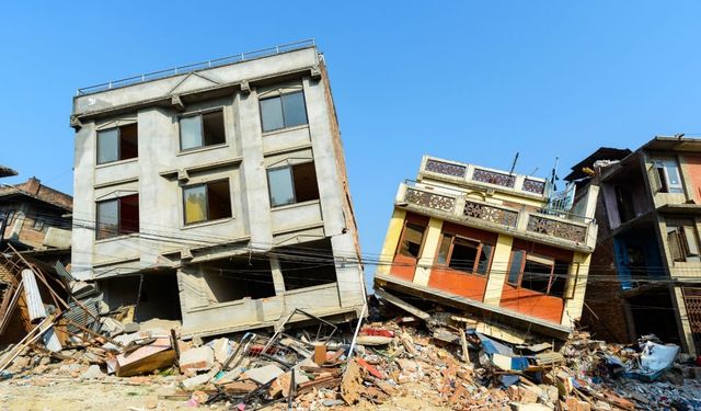 Deprem davasında, dönemin AK Parti’li başkanları ve 8 kamu görevlisine soruşturma izni 