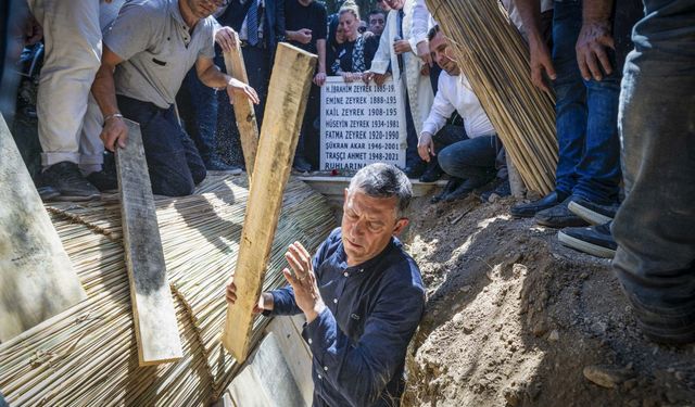 Manisa Büyükşehir Belediye Başkanı Ferdi Zeyrek gözyaşlarıyla uğurlandı