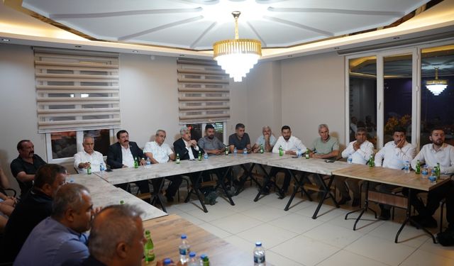 Başkan Hallaç, mahalle muhtarlarıyla iştişare toplantısında buluştu