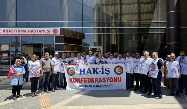 Sağlık çalışanlarından şehitler için Kuran-ı Kerim Tilaveti  - Videolu Haber