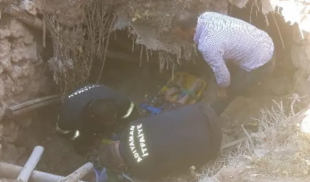 Adıyaman’da göçük altında kalan yaşlı kadın itfaiye ekiplerince kurtarıldı