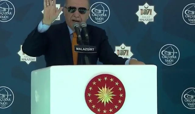 Cumhurbaşkanı Erdoğan Malazgirt'te... Yönünü Ankara'ya dönen kazanır