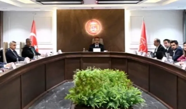 SES: Memur-Sen ve Kamu-Sen’in Hakem Kurulu’ndan çekilmesi şov