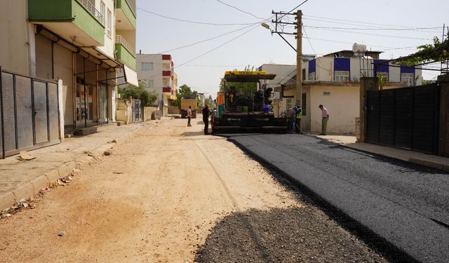 Kahta kampüsü yoluna sıcak asfalt