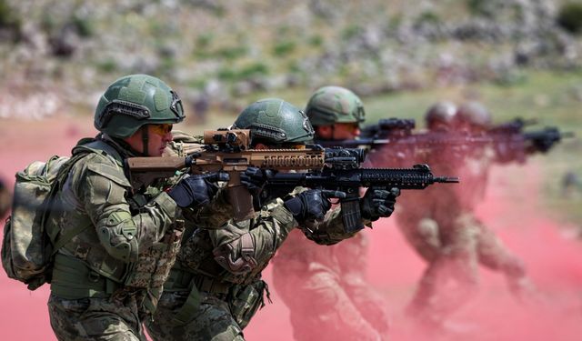 Türkiye’den dikkat çeken askeri adım: Suriye ordusuna komando eğitimi verilecek