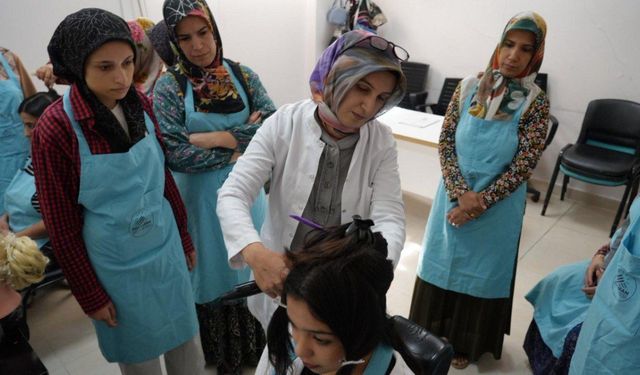 Adıyaman Belediyesi’nden kadınlara mesleki eğitim ve istihdam  - Videolu Haber