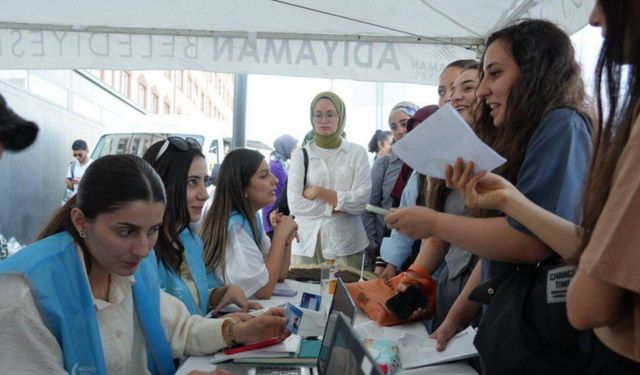 Adıyaman Belediyesi’nin ‘üniversite öğrencilerine ücretsiz ulaşım’ desteği hayata geçti  - Videolu Haber