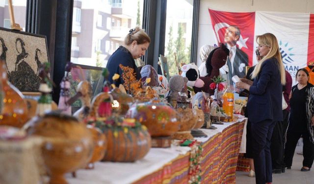 Adıyaman’da, kadınların el emeği ürünleri satışa sunuldu