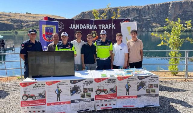 Besni’de, ‘Eğitim Bayramı’ kapsamında trafik ve güvenlik eğitimi verildi 