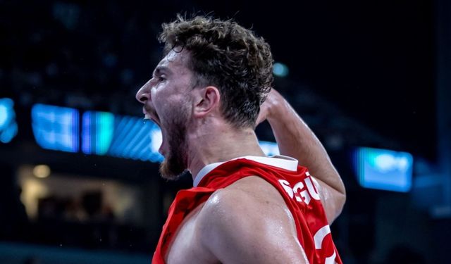 Yunanistan’ı mağlup eden 12 Dev Adam, Almanya ile şampiyonluk için karşılaşacak   