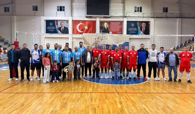 Adıyaman İl Millî Eğitim Müdürlüğü Voleybol Takımı il birincisi oldu