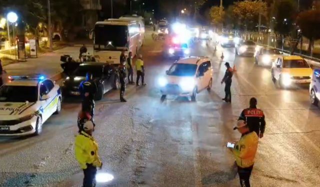 Adıyaman'da 'Huzurlu Sokaklar-20' uygulaması gerçekleştirildi - Videolu Haber