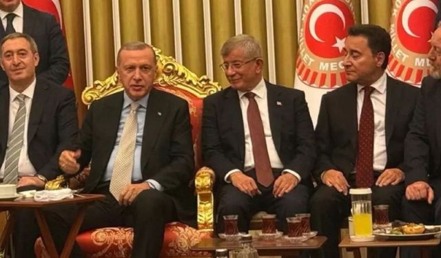 Babacan'a AK Parti'den teklif iddiası: 'Babacan, Hazine'nin yanı sıra Adalet Bakanlığı'nı da istemiş'