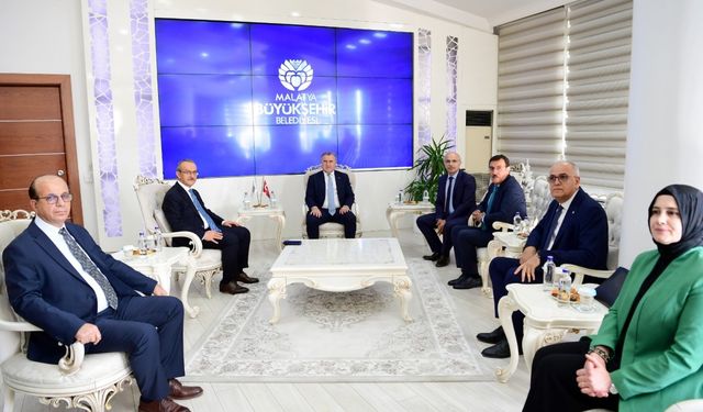 Bakan Osman Aşkın Bak, Malatya Büyükşehir Belediyesi'ni ziyaret etti