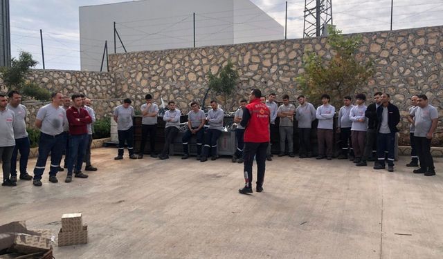 Besni İtfaiyesi'nden fabrika personeline yangın eğitimi