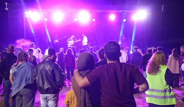 Geleneksel 7 Renk Festivalleri'nin ilk günü renkli görüntülere sahne oldu - Videolu Haber