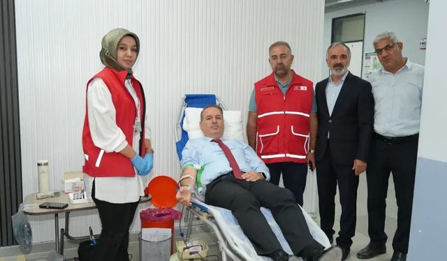 İl Milli Eğitim Müdürü Ali Tosun'dan kan bağışına destek