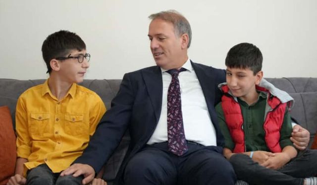 İl Millî Eğitim Müdürü Tosun'dan evde eğitim gören öğrencilere ziyaret