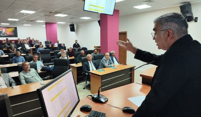 Prof. Dr. Yılmaz'dan Adıyaman Belediyesi'ne 'stratejik planlama' eğitimi