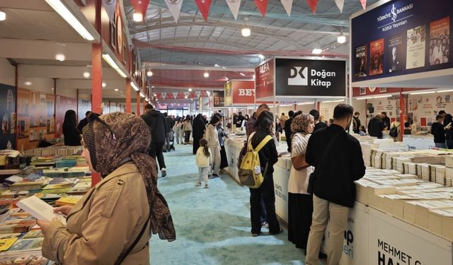 İlk kez düzenlenen Kahta Kitap Günleri Fuarı açıldı - Videolu Haber