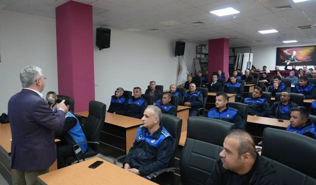 Adıyaman'da belediye personeline vatandaş odaklı hizmet eğitimi verildi - Videolu Haber