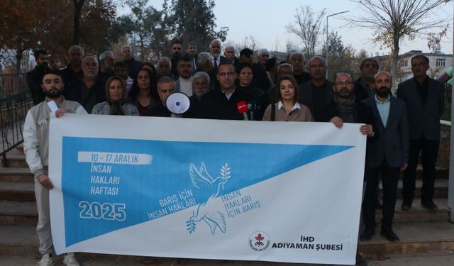Adıyaman'da İHD, Baro ve Emek Platformu'ndan ortak açıklama: 'İnsan haklarının özü barıştır' - Videolu Haber