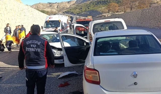 Besni Çevre Yolu'nda zincirleme kaza: 5 yaralı