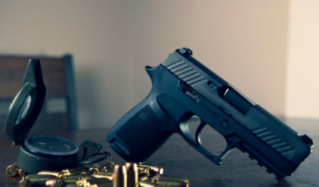 Çekmeköy'de narkotik operasyonu çatışmaya dönüştü: 1 polis ağır yaralı, 1 şüpheli ölü