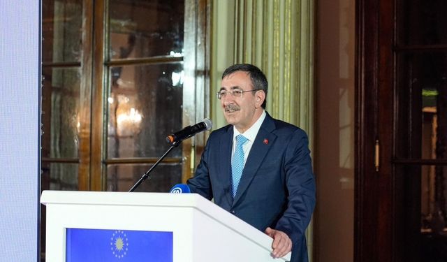 Cumhurbaşkanı Yardımcısı Cevdet Yılmaz: 'Büyüme performansımız 21 çeyrektir kesintisiz devam ediyor'