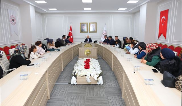 İş arayan vatandaşlar Vali Osman Varol ile görüştü