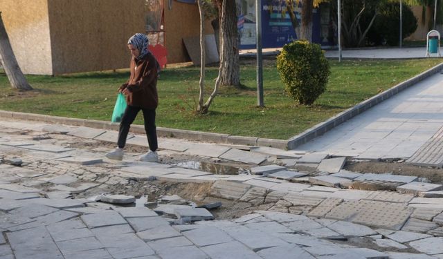 Mimar Sinan Kültür Parkı'nda bozuk kaldırımlar tepkiye neden oluyor - Videolu Haber