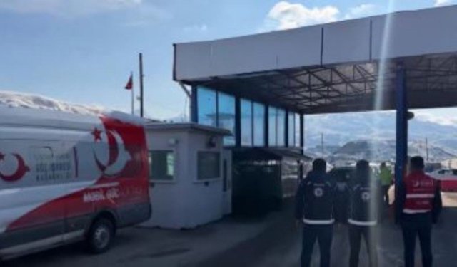 81 ilde yapılan göçmen operasyonunda 19 göçmen kaçakçısı yakalandı