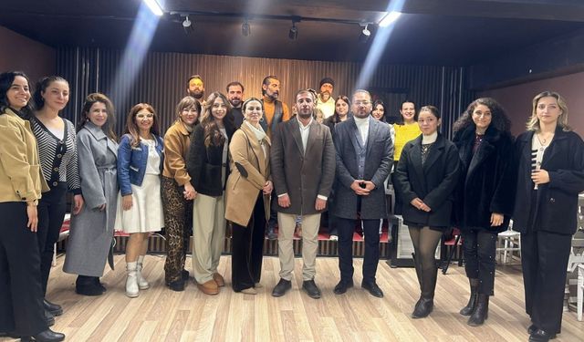 Adıyaman'da Genç Nesiller Derneği'nden özel şiir dinletisi - Videolu Haber