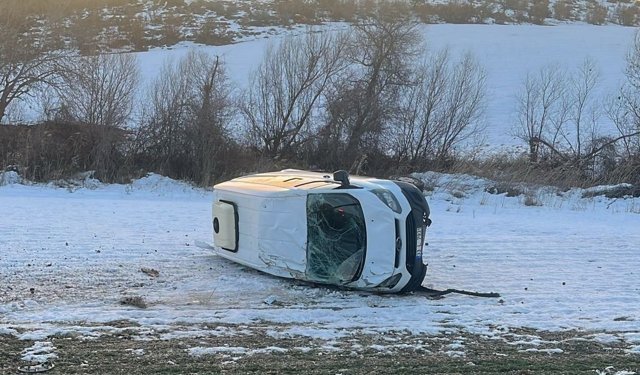 Adıyaman'da minibüs devrildi:4 yaralı