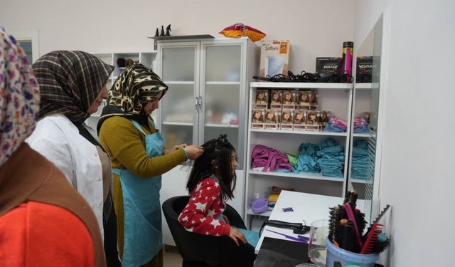 Adıyamanlı kadınlar ADIMEK kurslarıyla meslek sahibi oluyor - Videolu Haber