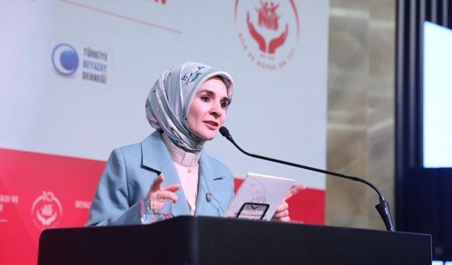 Çalışan anne ve babalar için doğum izinleri uzatılıyor